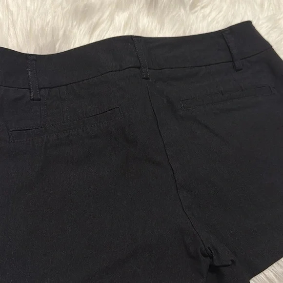 GUESS Women's Black Shorts - Picture 5 of 7